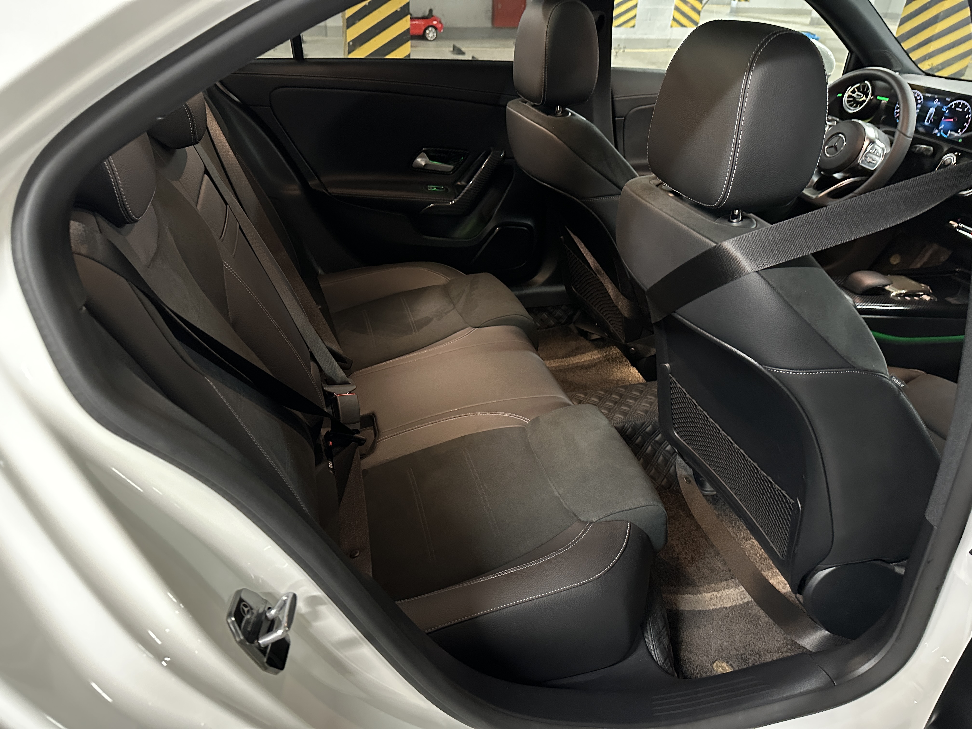 ̶M̶e̶r̶c̶e̶d̶e̶s̶-̶B̶e̶n̶z̶ ̶A̶ ̶c̶l̶a̶s̶s̶