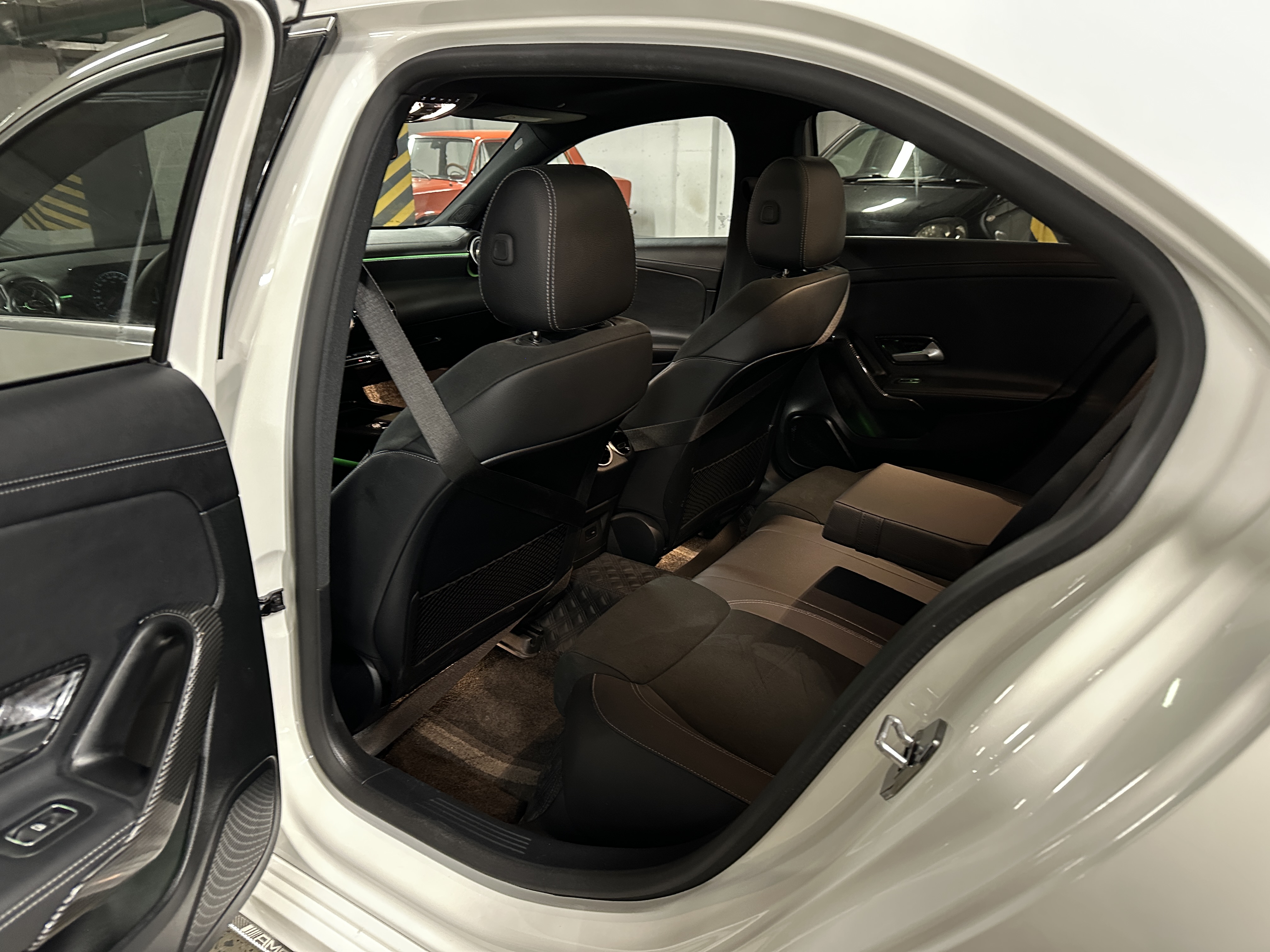 ̶M̶e̶r̶c̶e̶d̶e̶s̶-̶B̶e̶n̶z̶ ̶A̶ ̶c̶l̶a̶s̶s̶