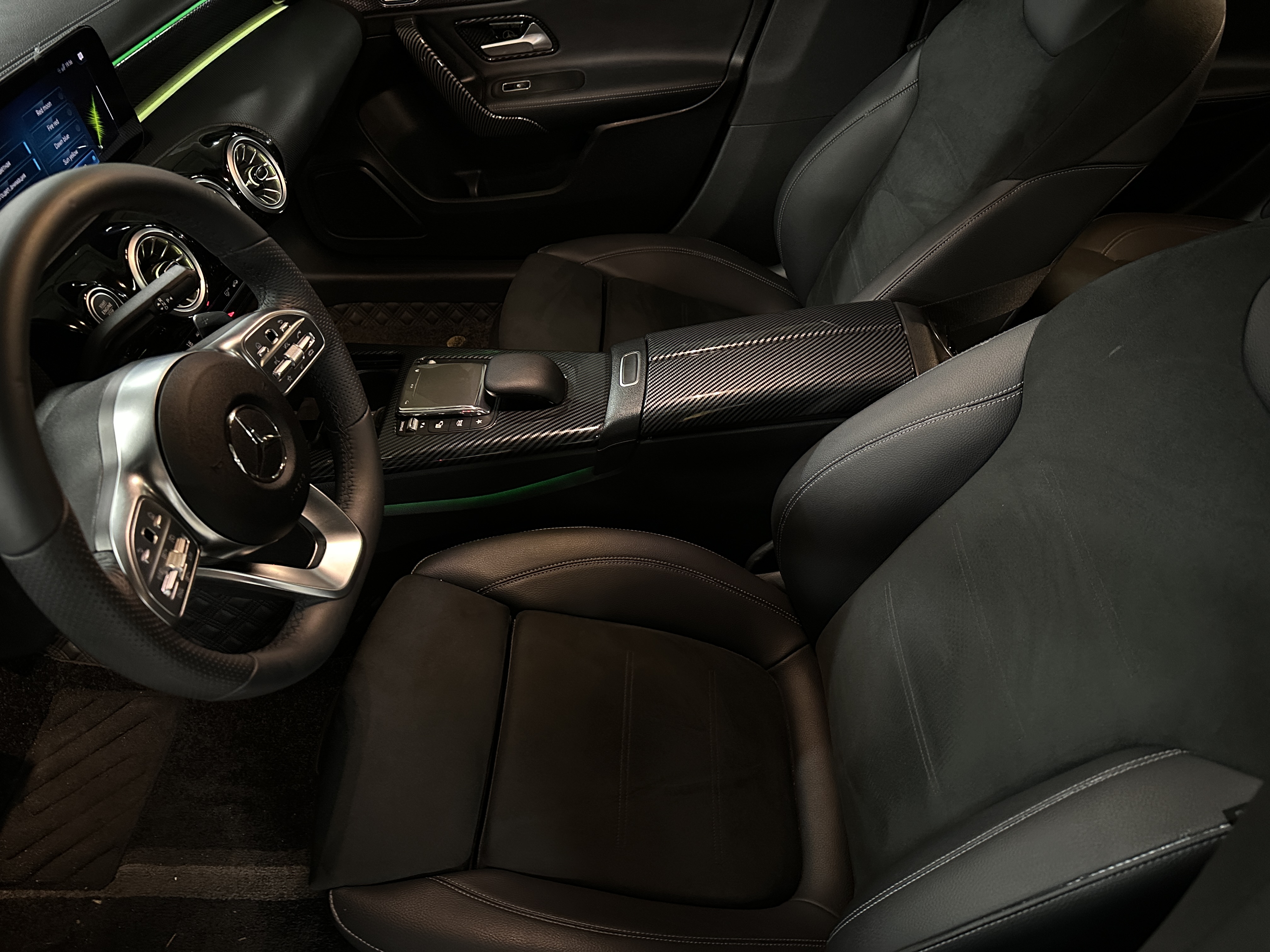 ̶M̶e̶r̶c̶e̶d̶e̶s̶-̶B̶e̶n̶z̶ ̶A̶ ̶c̶l̶a̶s̶s̶